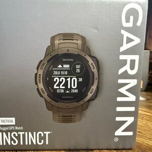 Garmin Instinct Tactical in Coyote Tan